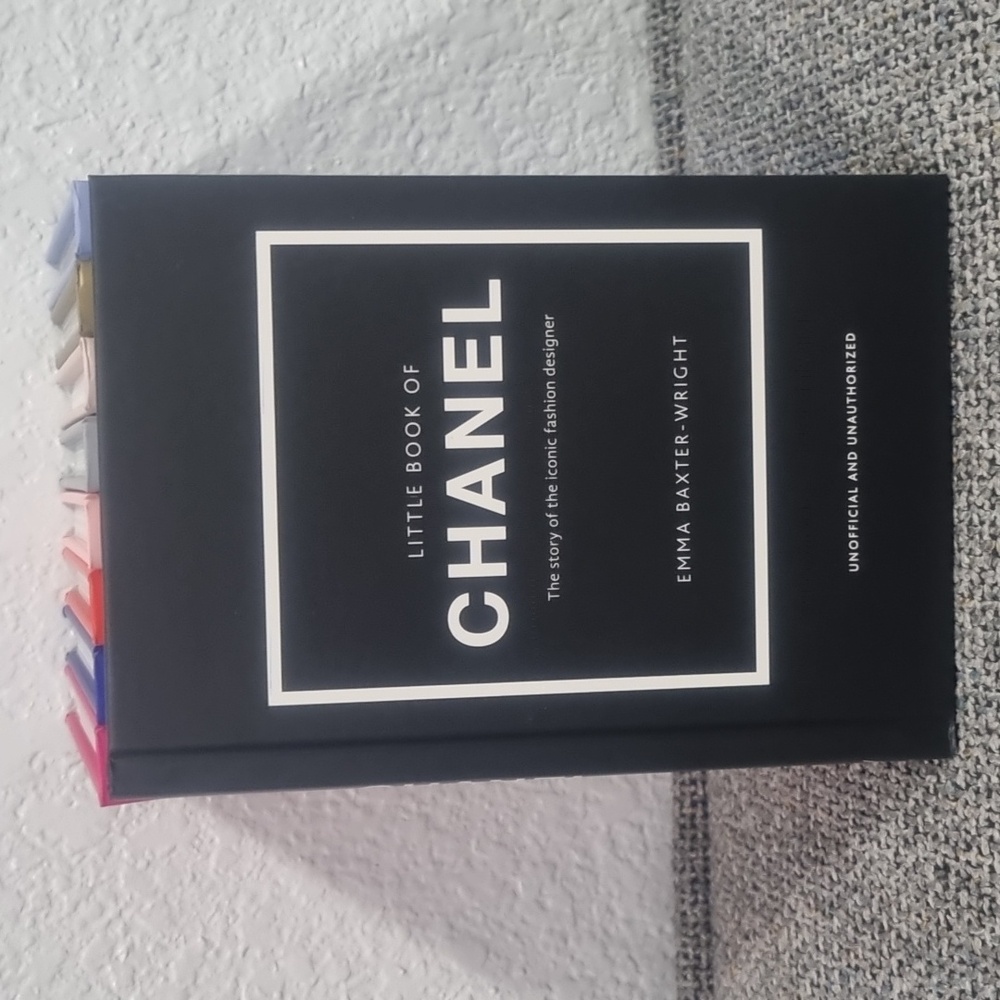 Little Guides To Style (Fashion Books) Pick One - Picture 12 of 16